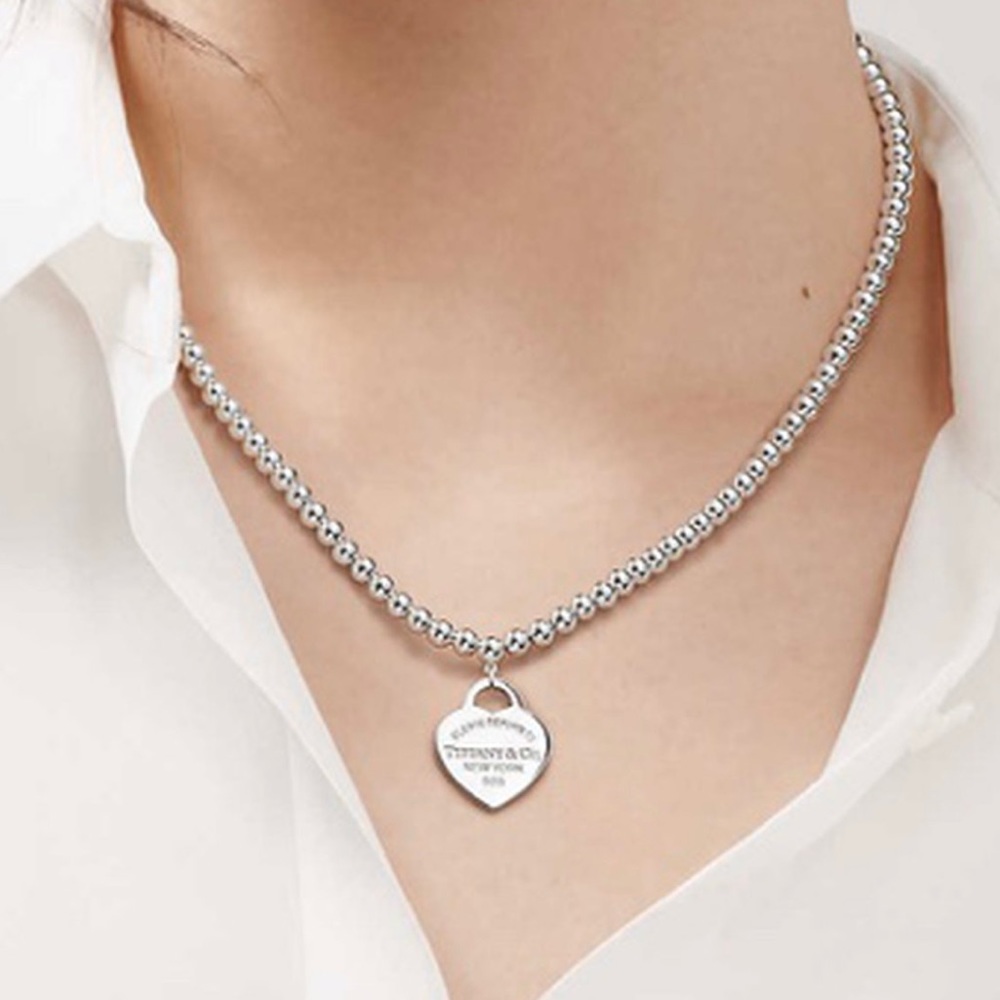“Return to Tiffany” small heart necklace